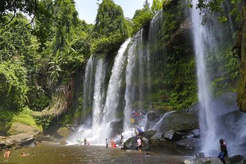 Siem Reap: Kulen Waterfall and 1000 Lingas River Private Tour