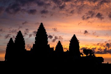 Angkor Wat Small-Group Sunrise Tour from Siem Reap