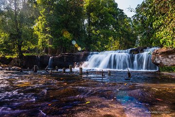 Siem Reap: Kulen Waterfall & 1000 Linga River Small-Group Tours 