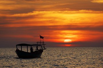 Tonle Sap Lake Sunset Cruise Small Group from Siem Reap 