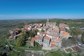 Half day trip to Grožnjan and Oprtalj with local delicacies tasting