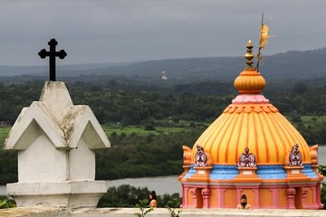 Divar island tour including ride on ferry & lunch (near Panaji)