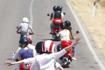 Full-Day Chianti Tour by Vespa Scooter from San Gimignano