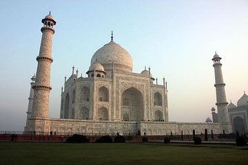 One day Taj Mahal Tour from Delhi