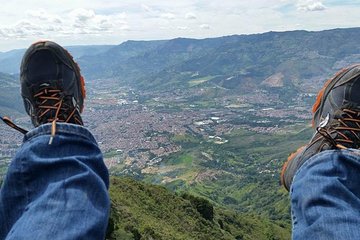 Private Medellin Paragliding and Christmas Lights Tour