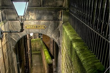 Edinburgh 2 Hour Nighttime Ghost Tour Italian Tour Guide