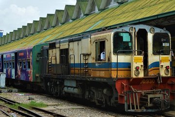 Yangon Train Tour