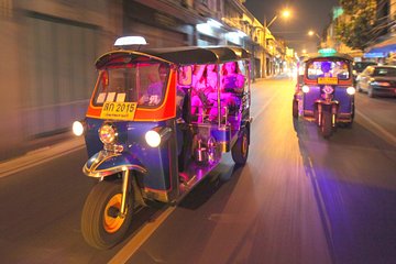 Bangkok by Night: Temples, Markets and Food Tuk-Tuk Tour