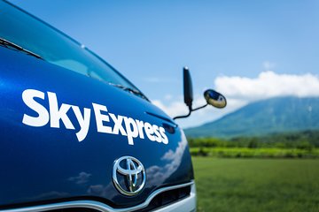 SkyExpress Private Transfer: New Chitose Airport to Kiroro (8 Passengers)