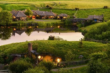 Hobbiton & Waitomo Caves Exclusive Luxury Day Tour From Auckland