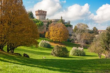 Volterra, Bocelli's Theatre and San Gimignano Tour by Minivan