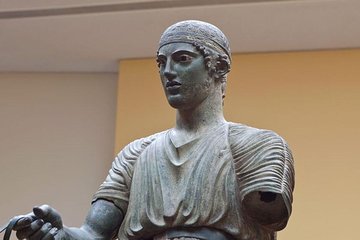 Delphi private tour: Navel of Earth, Apollo Temple, Oracle