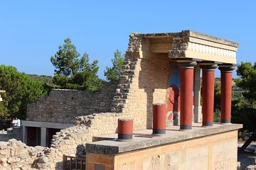 Crete Minoan Discovery Tour with Knossos Palace, Heraklion, and Live Dance Show