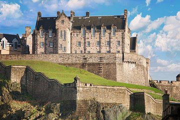 Edinburgh Skip-the-Ticket-Line Castle Walking Tour