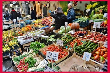 Cesarine: Market Tour & Typical Dining at a Local's Home in Lucca