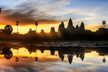 Three-day tour Discover Angkor Wat , 1000 Linga Carving and Floating Village