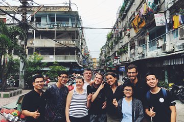 Private Hidden-Gem Sightseeing Motorbike Tour with Local Students