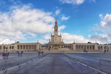 Private Tour - Religious Fatima, Nazare and Fortified Obidos