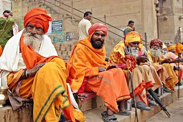 Private Half-Day Varanasi Walking Tour and Tuk-Tuk Ride at Sunrise