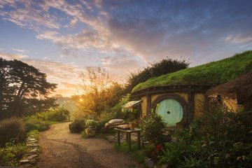 [Stevong] Hobbiton Movie Set tour & Glowworm Cave day tour