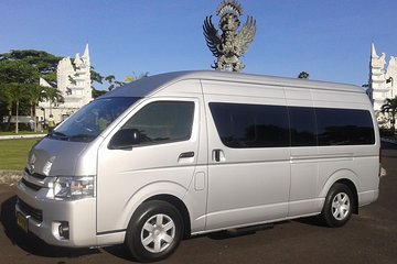 Private Arrival Transfer: Bali Airport to Hotel with Minibus Toyota HiAce up to 12 Pax