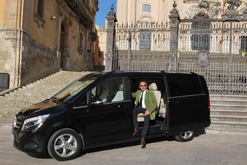 Taormina and Etna with driver Wine experience to ask for