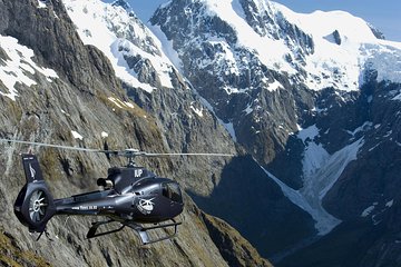 Milford Sound and the Glaciers Helicopter Tour including Landing from Queenstown