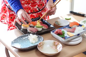 Sushi or Obanzai Cooking Class in Kyoto with a Tea Ceremony