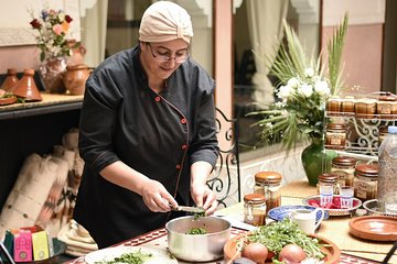 Market Tour & Traditional Moroccan Cooking Class in Marrakech
