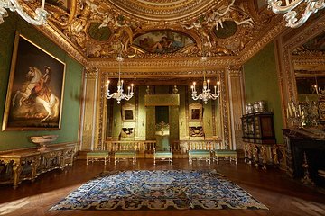 Vaux le Vicomte Castle VIP Tour from Paris