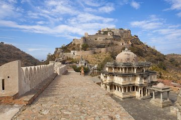 Kumbhalgarh Fort and Jain Temple Full-Day Tour from Jodhpur to Udaipur