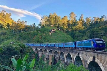 Private 4-Day Sightseeing Tour in Sri Lanka