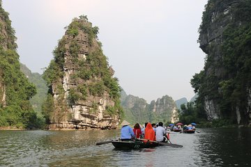 Ninh Binh - The Best of Hoa Lu - Hang Mua - Trang An Boat Tour