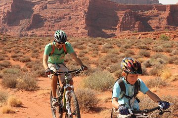 Introductory Mountain Biking Adventure in Moab Courthouse