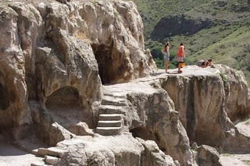 2-Day Private Tour to Vardzia Caves from Tbilisi