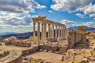 2-Days Gallipoli Troy Pergamon Acropolis Tour From Istanbul to Kusadasi