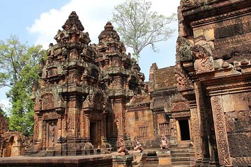 Phnom Kulen Waterfall & Banteay Srei Tour