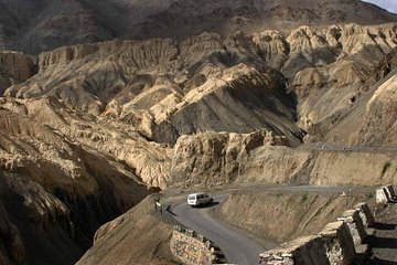 Srinagar To Leh, Ladakh Taxi (One way Transfer)