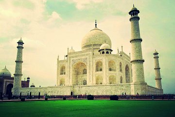 Same Day Taj Mahal Tour by AC Private Cab from Delhi