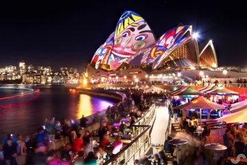 VIVID Sydney Harbour Sightseeing Cruise