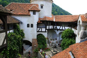 DRACULA WEEKEND - Bran Castle, Peles Castle, Brasov City, Rasnov Citadel