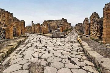 Pompeii: CLASSICAL or 2 DAYS WITH NAPLES CENTER & UNDERGROUND