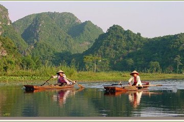 Private tour Perfume pagoda from Hanoi