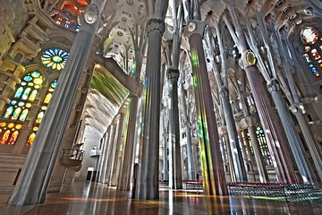 Best of Barcelona Private Tour: Sagrada Familia and Old Town with Hotel Pick-up