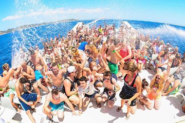Cancun Adults Only Party Cruise to Isla Mujeres with Open Bar