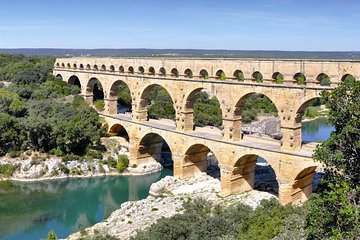 Half-Day Provence Pont du Gard and Wine Tasting Tour from Avignon