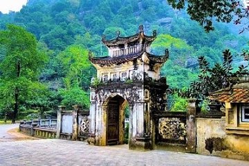 Hoa Lu and Tam Coc Day Trip from Hanoi Old Quarter