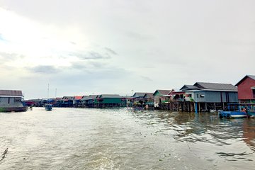 Me Chrey uncrowded Floating village Private Tour bike