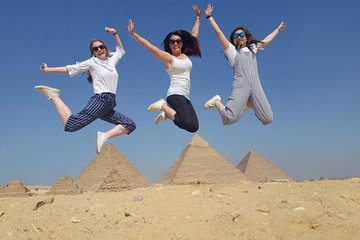 8-hours tour private full-day Giza pyramids and Egyptian museum