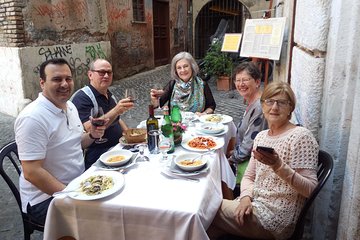 Trevi Fountain, Pantheon, and Campo Dei Fiori Market Food and Wine Tour
